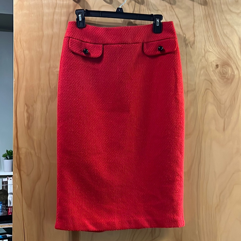 Great Marks and Spencer vintage slim skirt with black button waist detail